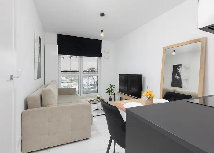 شقة Rakow Szczesliwicki Park By Renters *